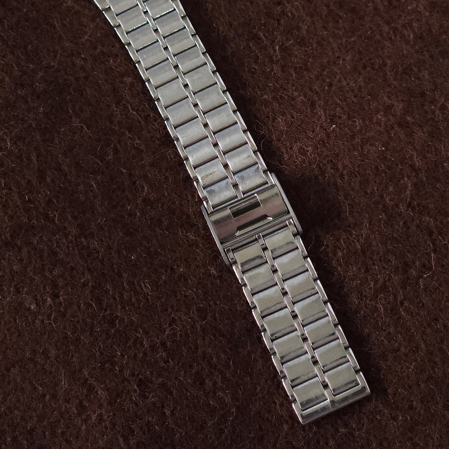 Neo-Vintage Seiko White Dial Silver Mens Watch - V701-2K80 - Made 1998 - Jake's Curated Vintage
