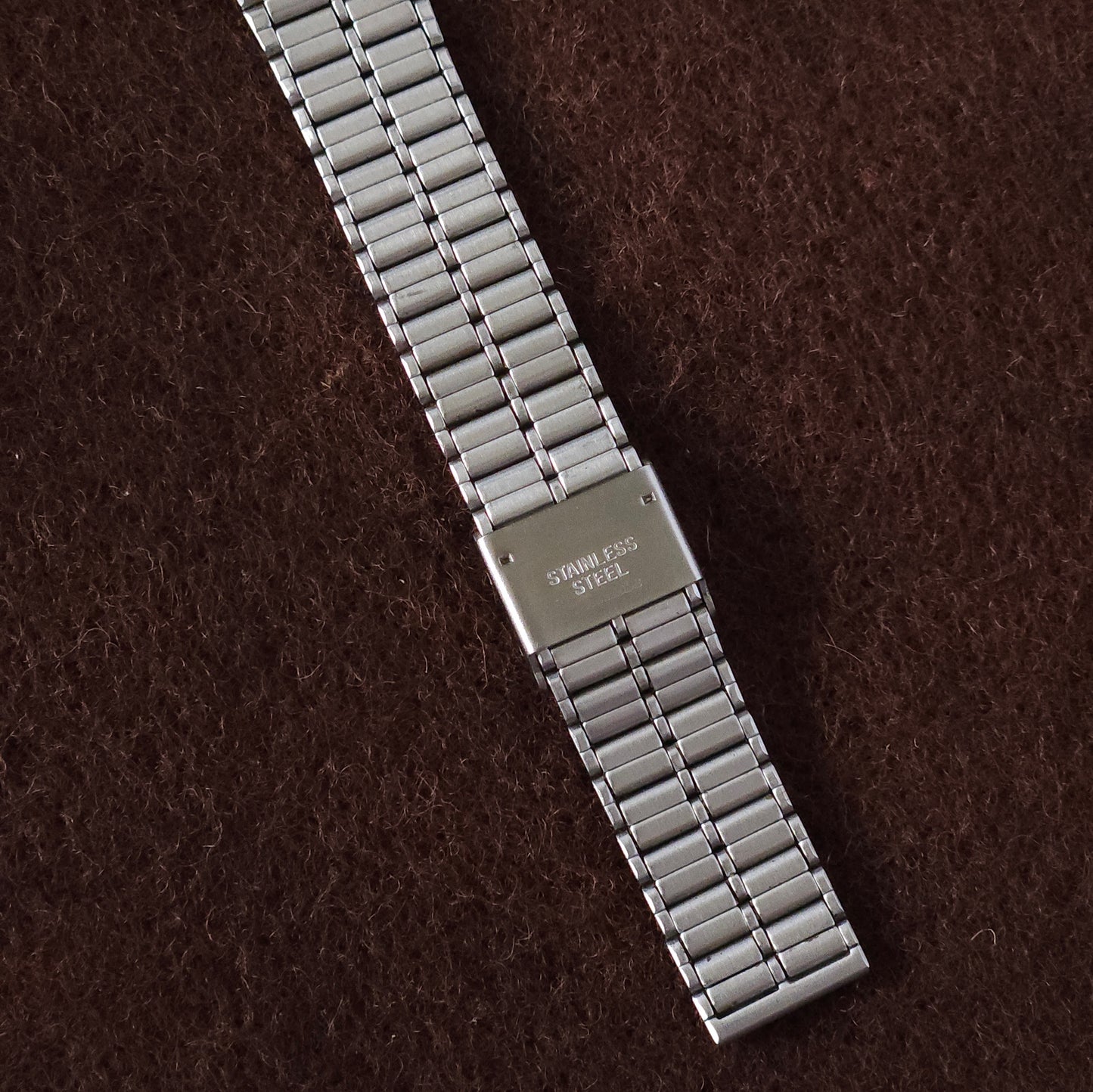 Neo-Vintage Seiko White Dial Silver Mens Watch - V701-2K80 - Made 1998 - Jake's Curated Vintage