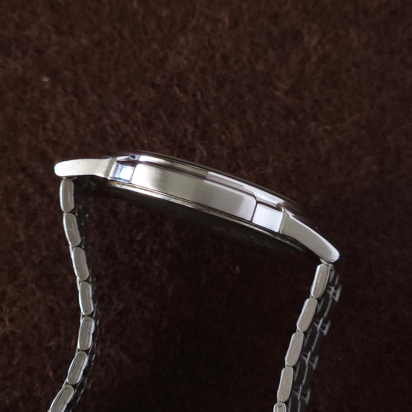 Neo-Vintage Seiko White Dial Silver Mens Watch - V701-2K80 - Made 1998 - Jake's Curated Vintage