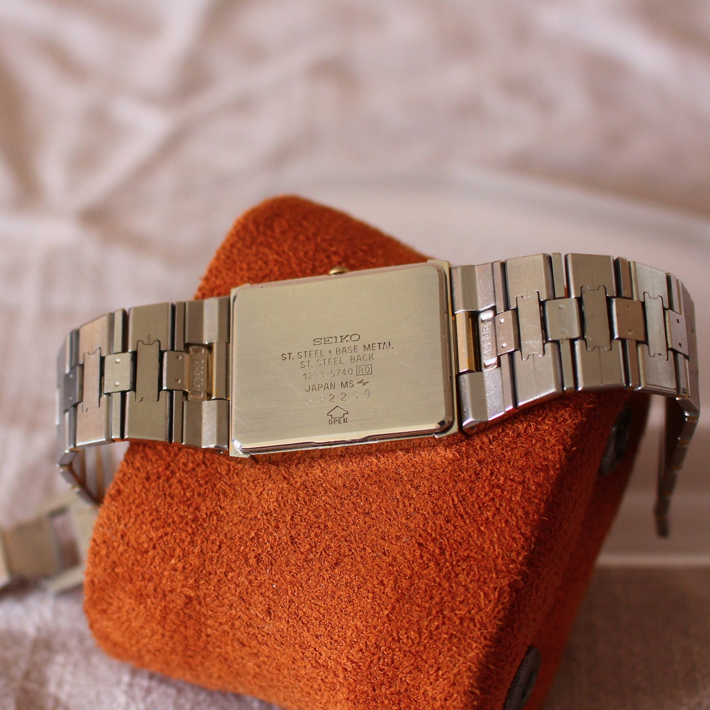 Vintage Seiko ARC Ultra Slim Gold Dial Dress Watch - 1221-5740 - 1985