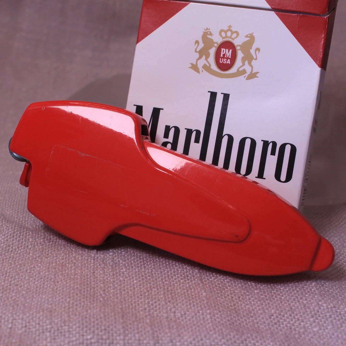 Vintage Marlboro F1 Bic Lighter Case – Red Metal Promo