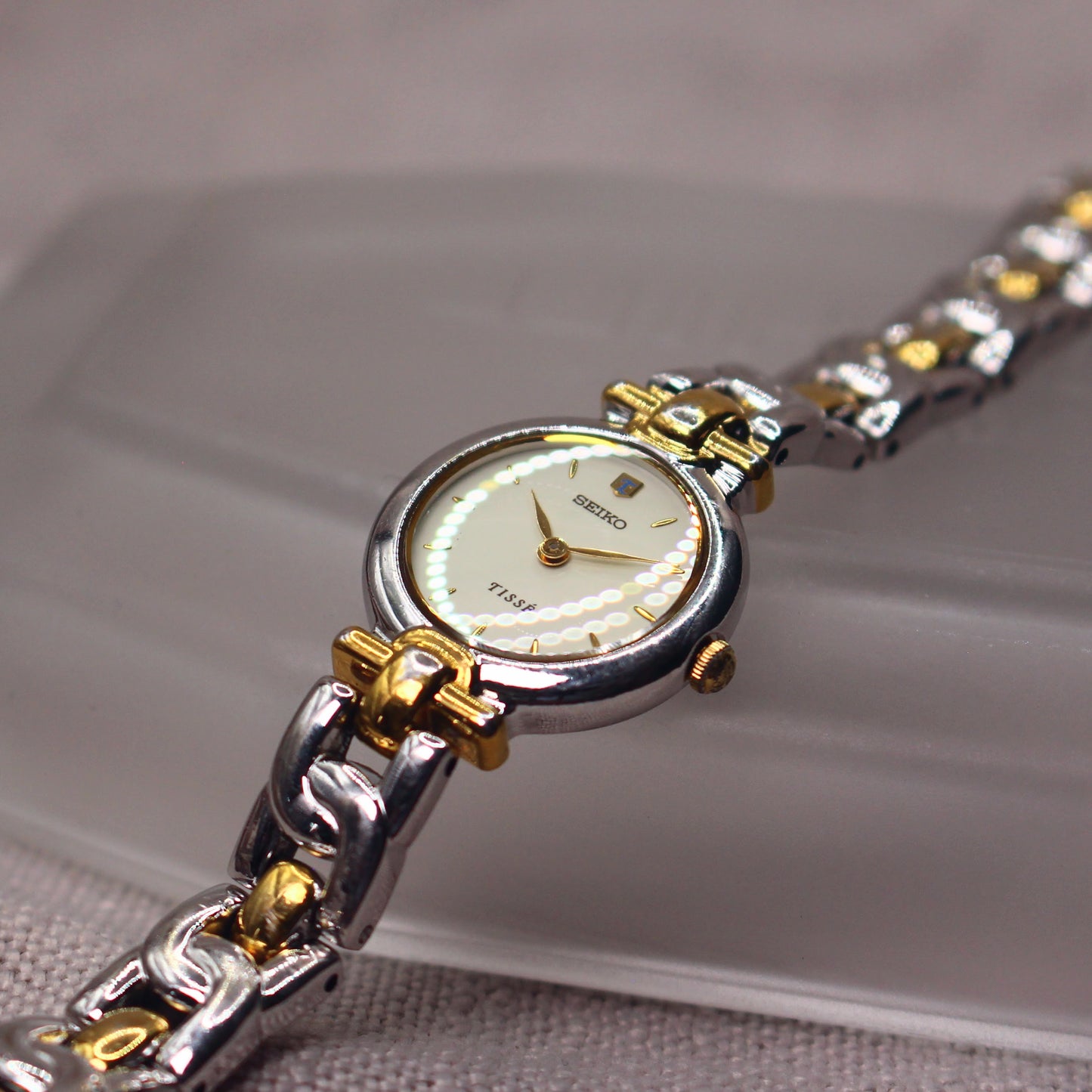 Seiko Tissé Ladies Two-Tone Dress Watch - 1F20-K30 - 1992