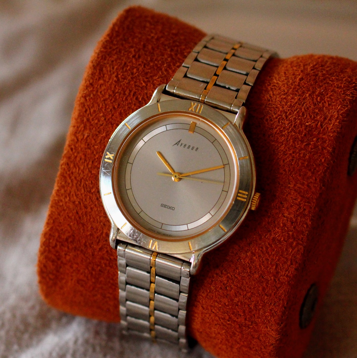 Seiko Avenue Watch 2000 Two Tone Silver Sunburst Dial Quartz Great Cond