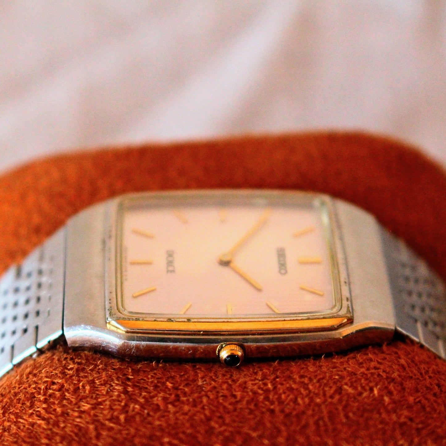 Vintage Seiko Dolce Two Tone Thin Dress Watch Striped Dial - 1992 - 8N40-5080
