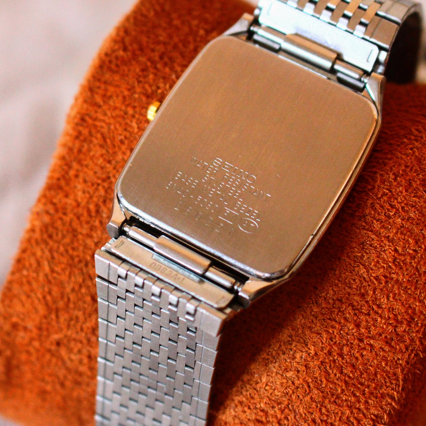 Vintage Seiko Dolce Two Tone Thin Dress Watch Striped Dial - 1992 - 8N40-5080