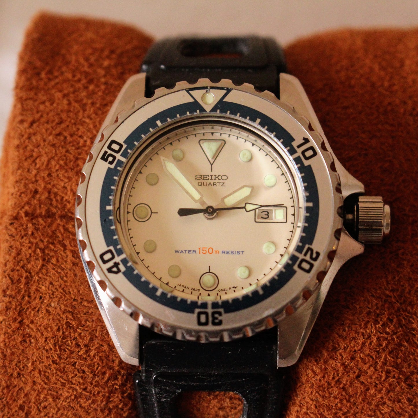 Vintage Seiko Womens Diver Dive Watch Quartz Silver and Blue - 1983 - 2625-0170