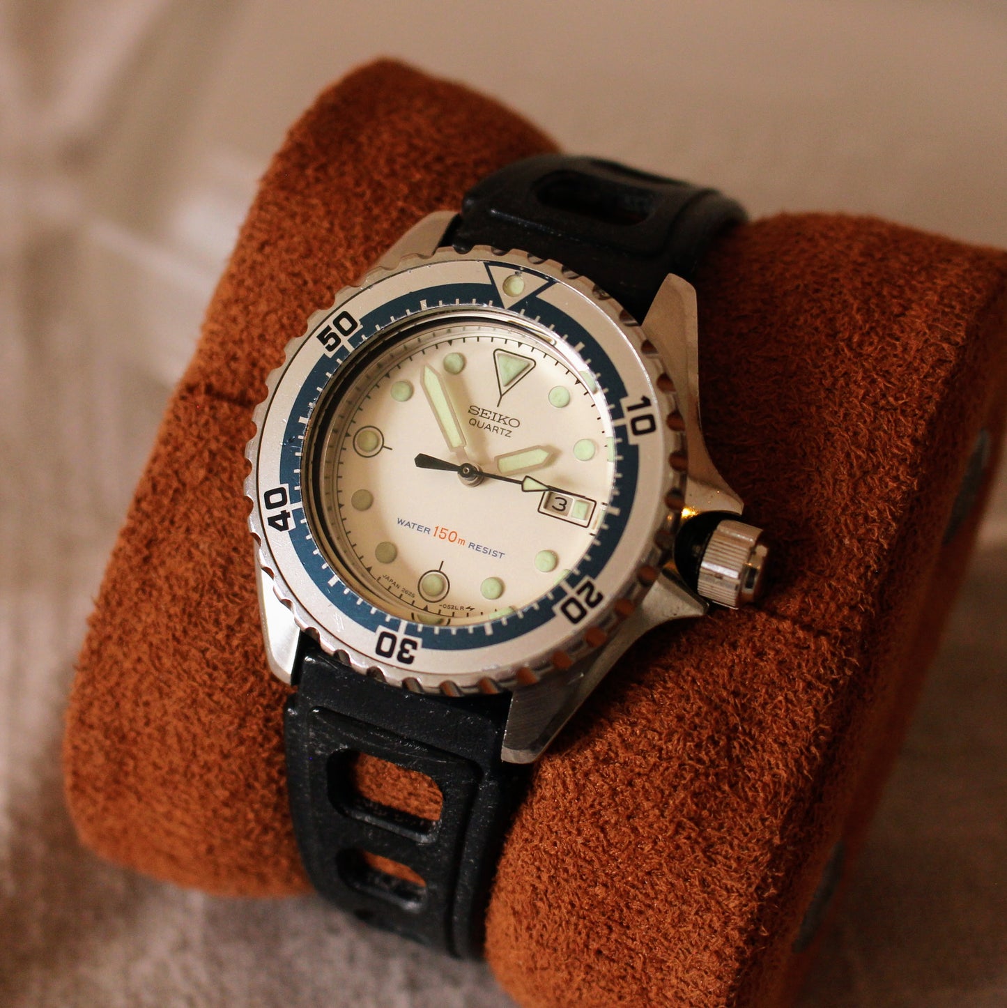 Vintage Seiko Womens Diver Dive Watch Quartz Silver and Blue - 1983 - 2625-0170