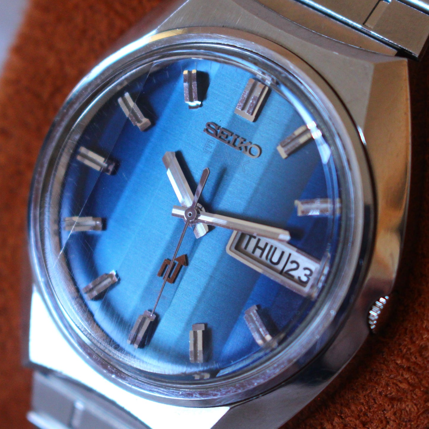Vintage 70s Seiko Elnix JDM Blue Dial Faceted Crystal Watch - 1974 - 0703-7080