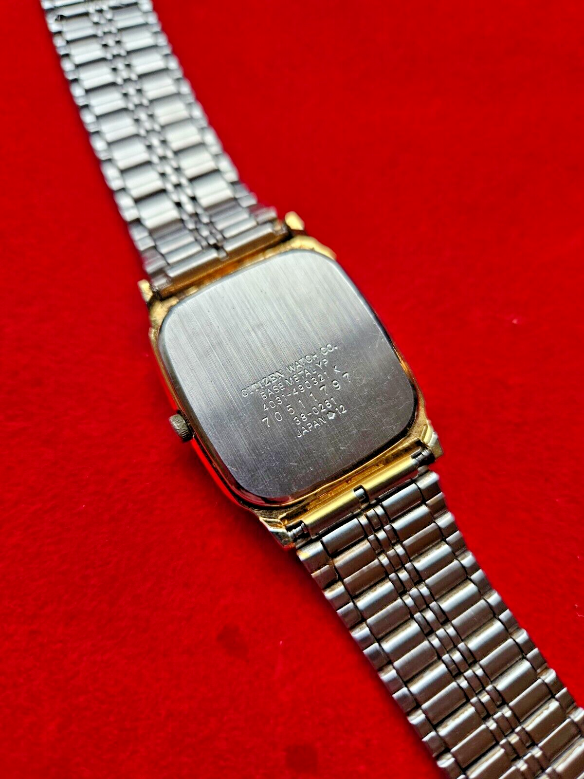 Vintage Mens Citizen Gold Dress Watch with Gold Fleck Dial - 4031-490321K - Jake's Curated Vintage 