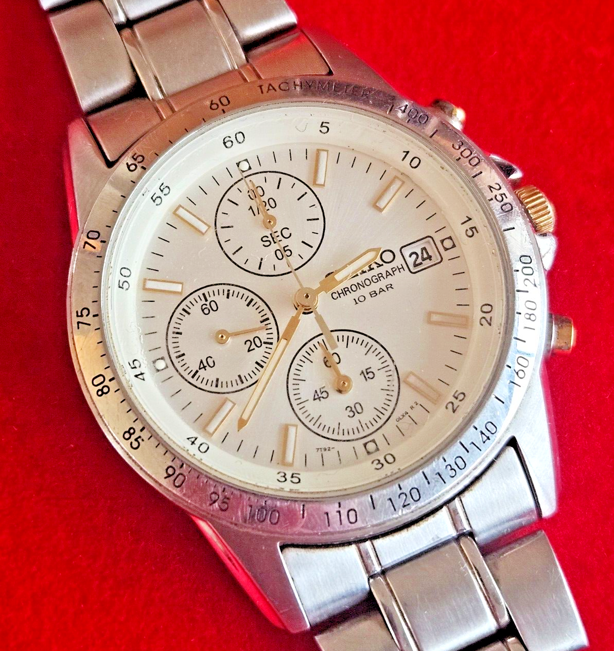 Seiko White Face Silver Case Chronograph Mens Watch - 7T92-0DW0 - Jake's Curated Vintage 