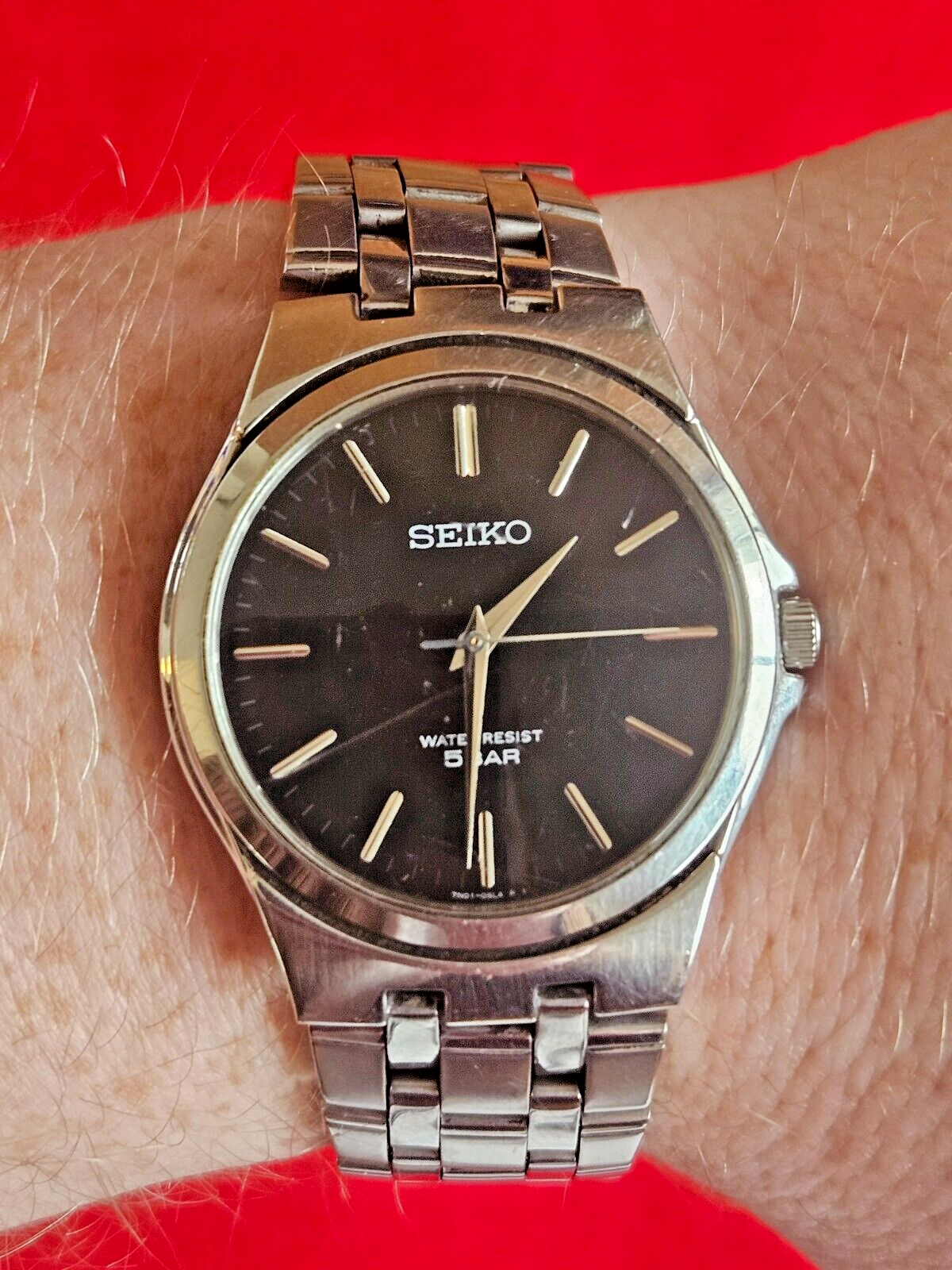 Neo Vintage Black Seiko Watch with Integrated Bracelet - Fully Working - Jake's Curated Vintage 