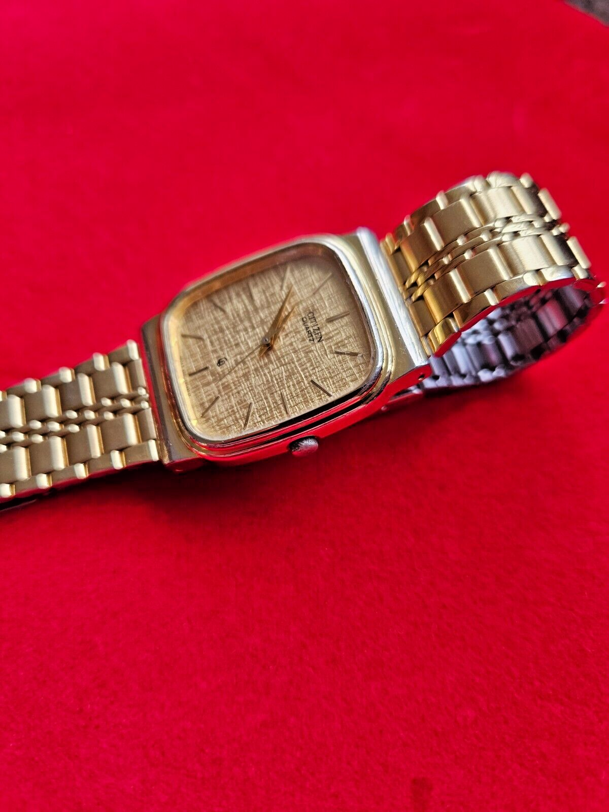 Vintage Mens Citizen Gold Dress Watch with Gold Fleck Dial - 4031-490321K - Jake's Curated Vintage 