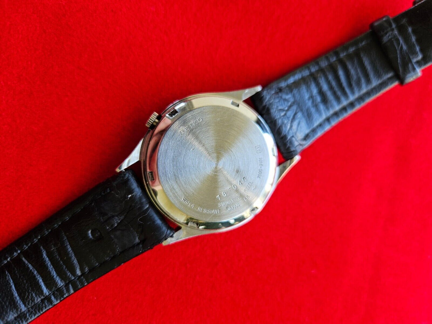 Vintage Seiko Wrist Watch Men's Automatic 21 Jewels Gold Dial - Ref. 7009-3101 - Jake's Curated Vintage 