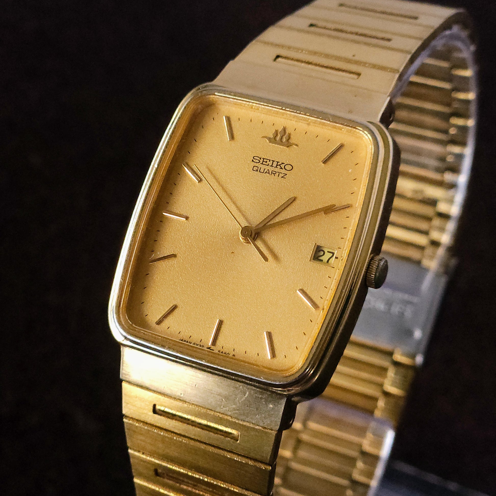 Vintage Rectangular Gold Textured Dial Seiko Watch - 5Y32-5A00 - Made 1997 - Jake's Curated Vintage 