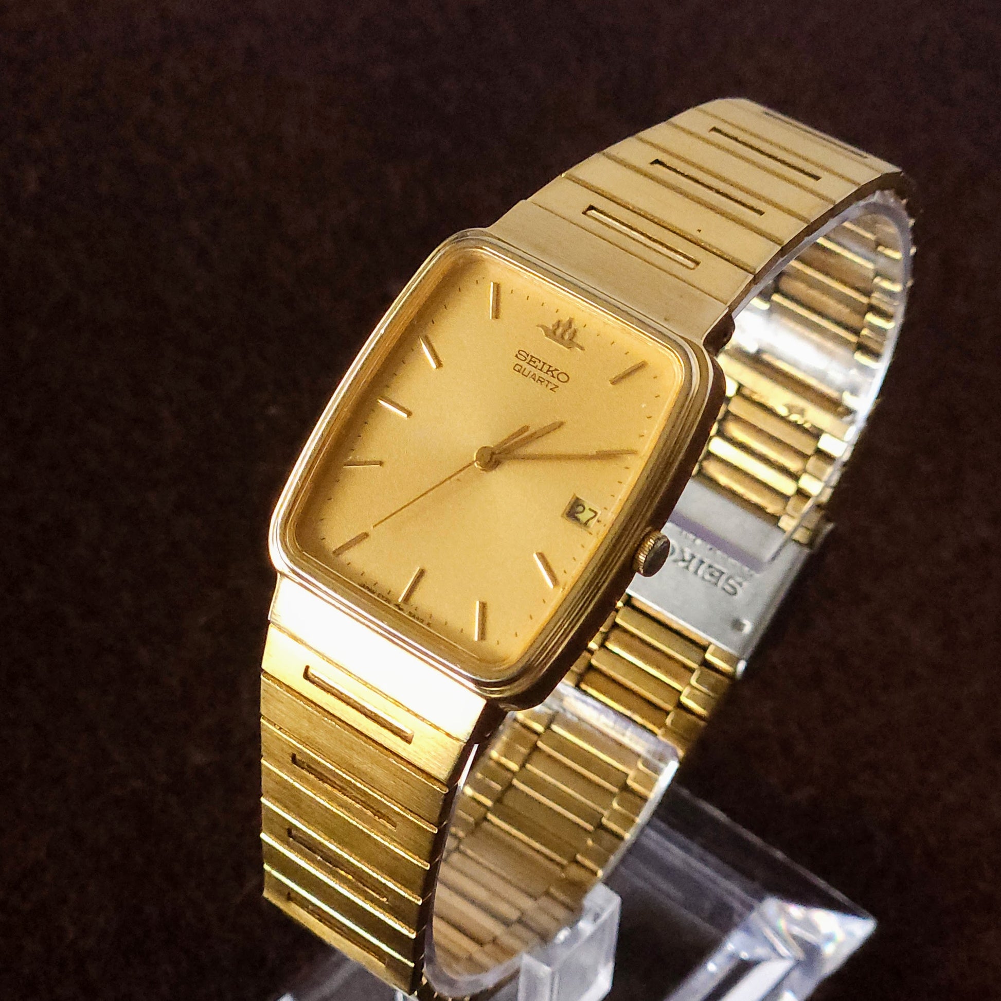 Vintage Rectangular Gold Textured Dial Seiko Watch - 5Y32-5A00 - Made 1997 - Jake's Curated Vintage 