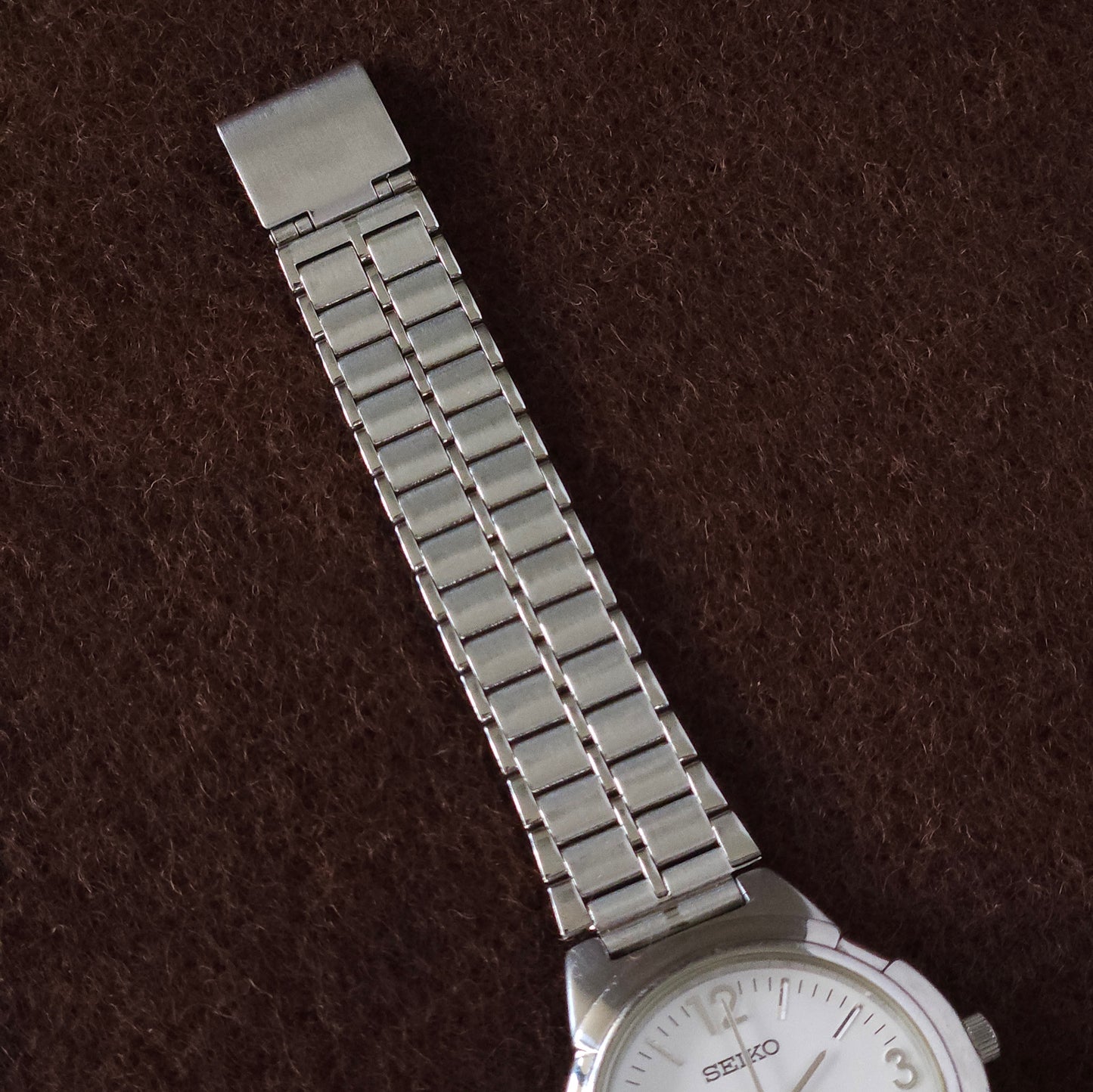 Neo-Vintage Seiko White Dial Silver Mens Watch - V701-2K80 - Made 1998 - Jake's Curated Vintage 