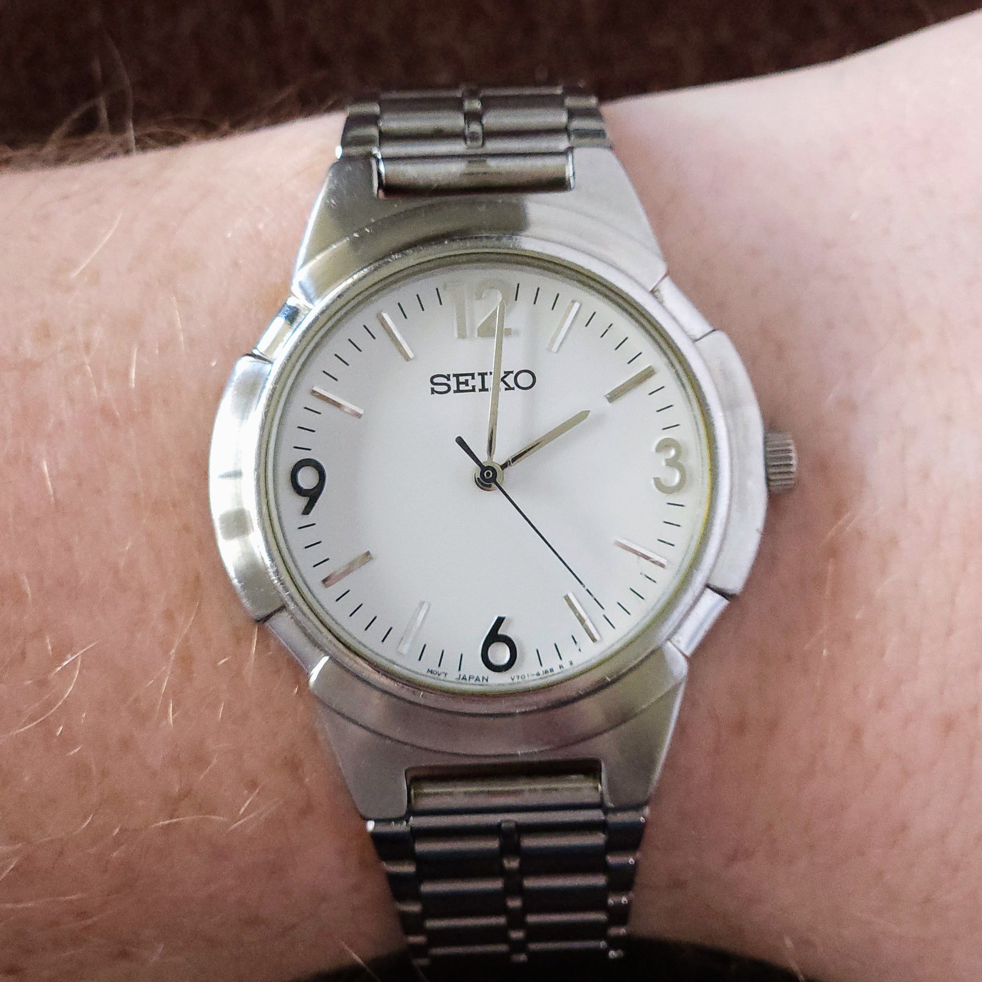 Neo-Vintage Seiko White Dial Silver Mens Watch - V701-2K80 - Made 1998 - Jake's Curated Vintage 