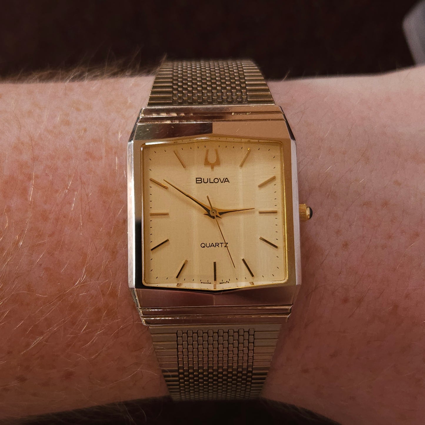 Retro Bulova Mens Gold Textured Dial Mens Dress Watch