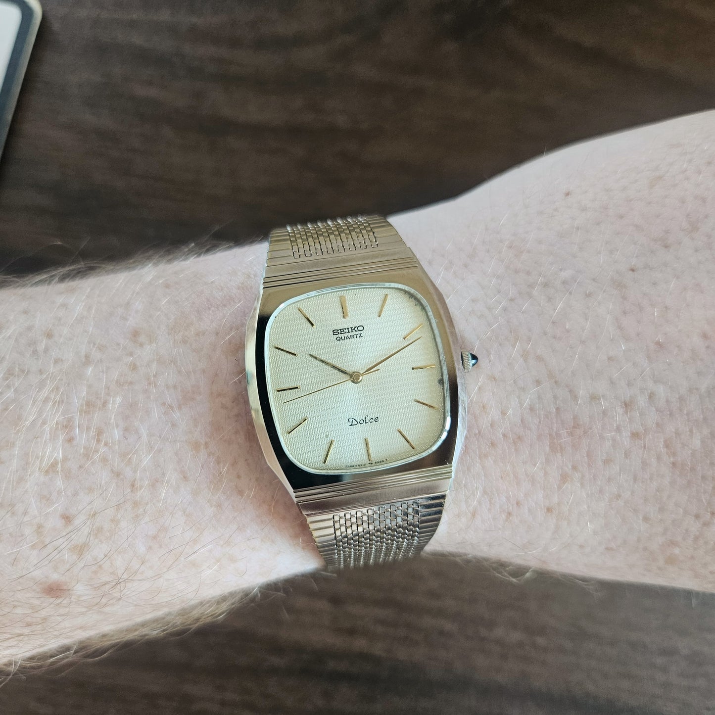 Vintage Seiko Dolce Textured Dial Gold Tone NSAG Dress Watch - 5931-5450 - 1981