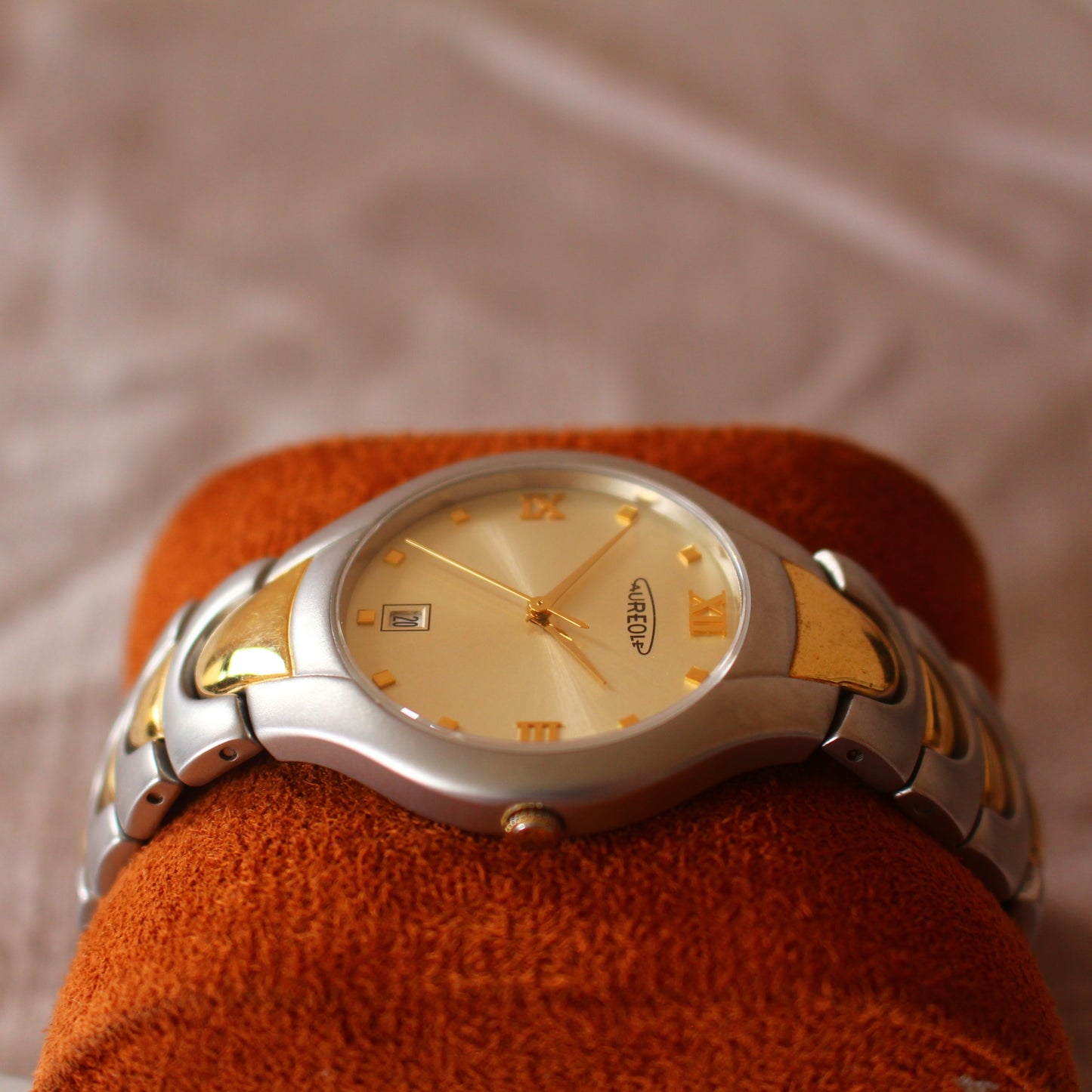 Aureole Two Tone Dress Watch Sapphire Crystal Date at 6 - 90s - SW-429M
