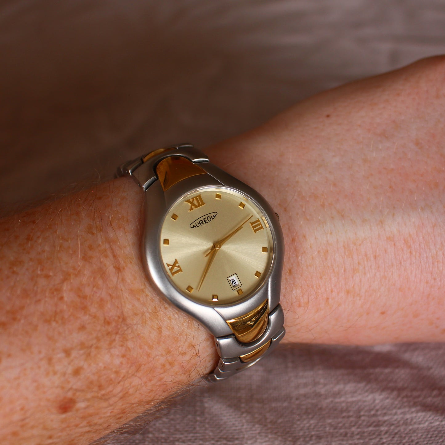 Aureole Two Tone Dress Watch Sapphire Crystal Date at 6 - 90s - SW-429M