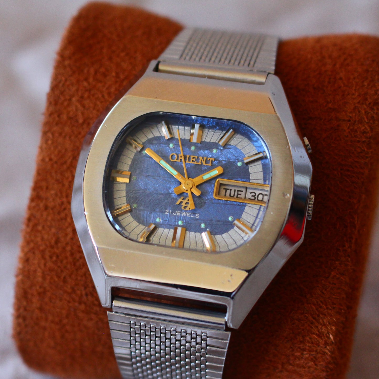 Vintage Orient Textured Blue Dial Automatic Cushion Case - Y469121-4A - 1970s