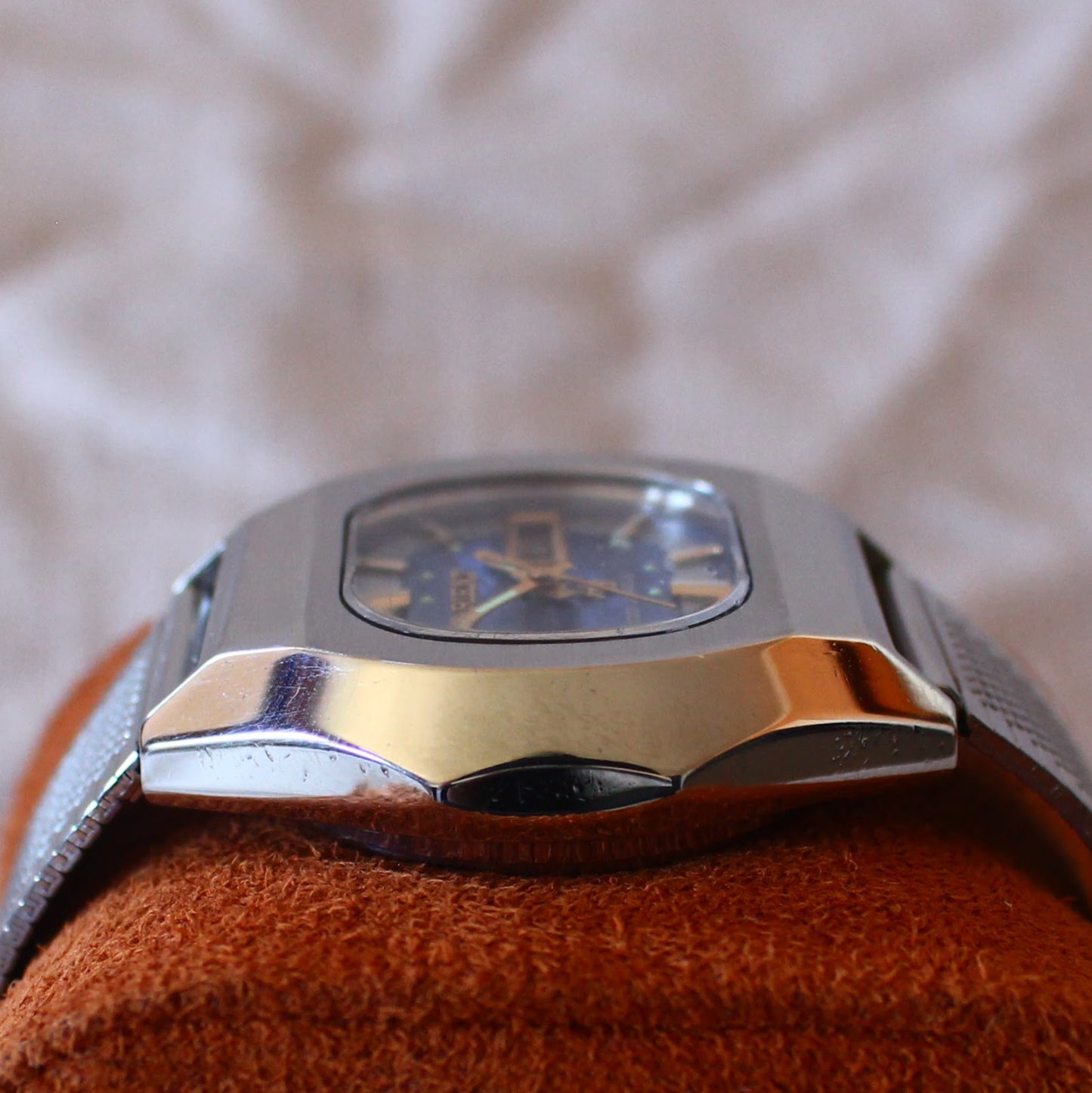 Vintage Orient Textured Blue Dial Automatic Cushion Case - Y469121-4A - 1970s