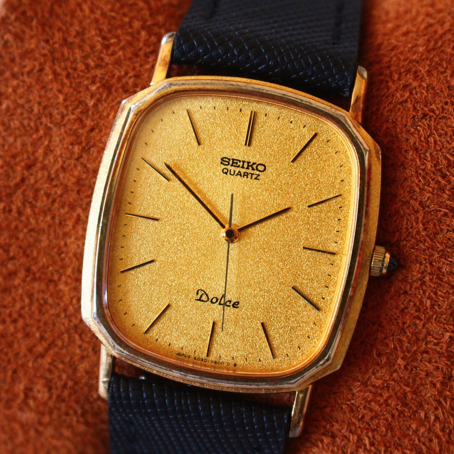 Vintage Seiko Dolce Gold Textured Dial Dress Watch - 6030-5550 - 1982