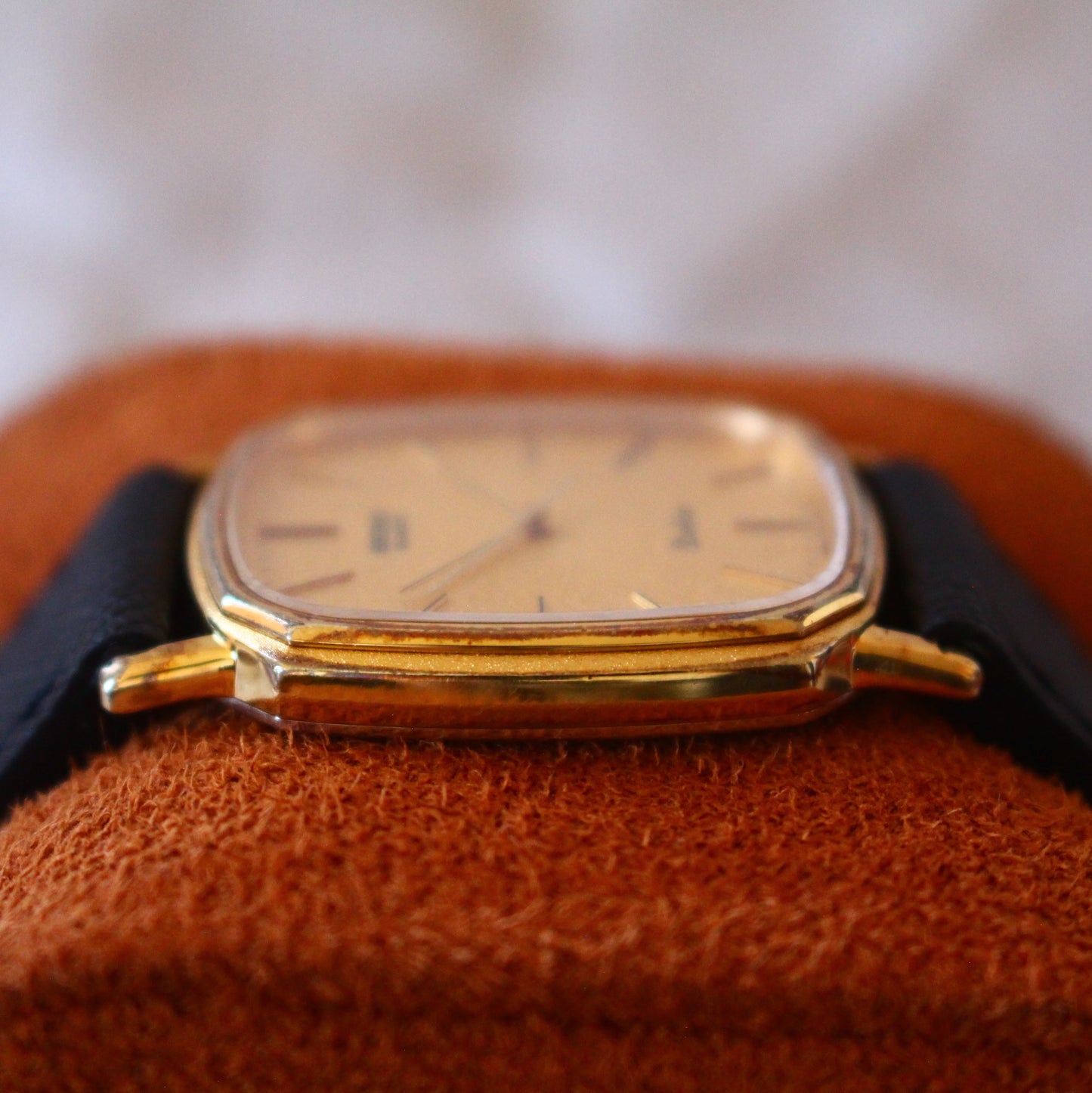 Vintage Seiko Dolce Gold Textured Dial Dress Watch - 6030-5550 - 1982