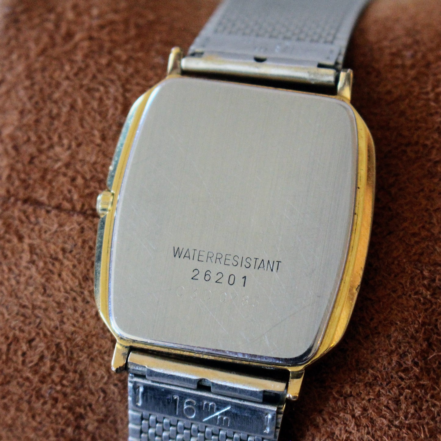 Vintage Waltham Ultra-Thin Gold Mens Dress Watch - Patterned Dial - 1970s