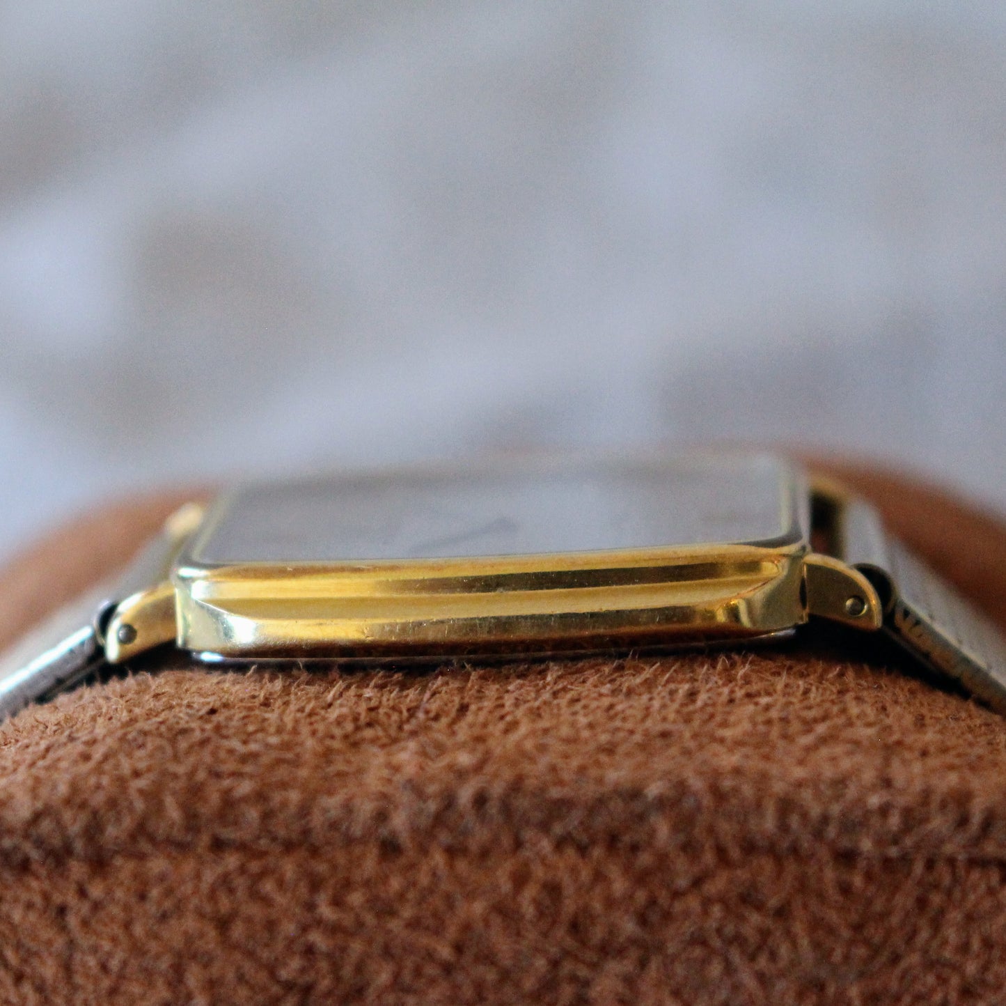 Vintage Waltham Ultra-Thin Gold Mens Dress Watch - Patterned Dial - 1970s