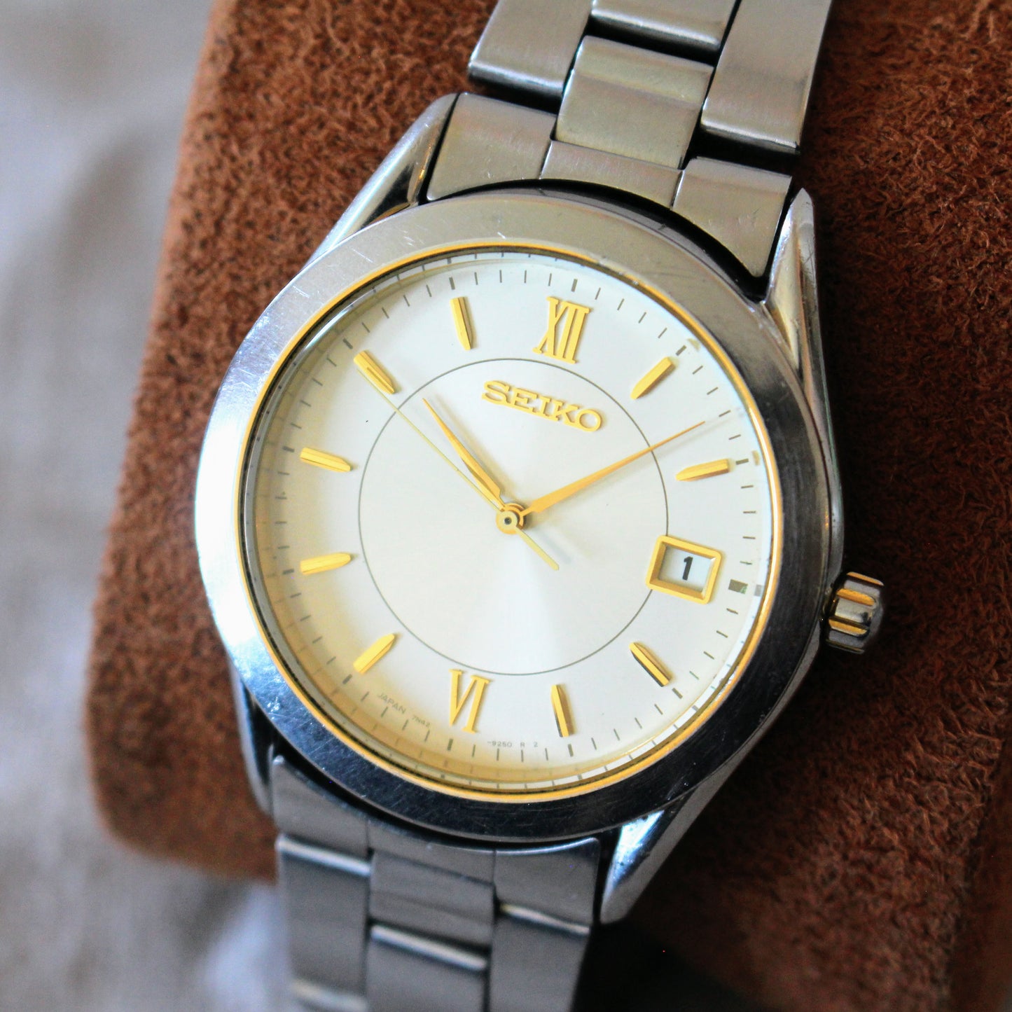 Seiko Gold Accent Sunburst Everyday Watch - 7N42-9100 - 2001