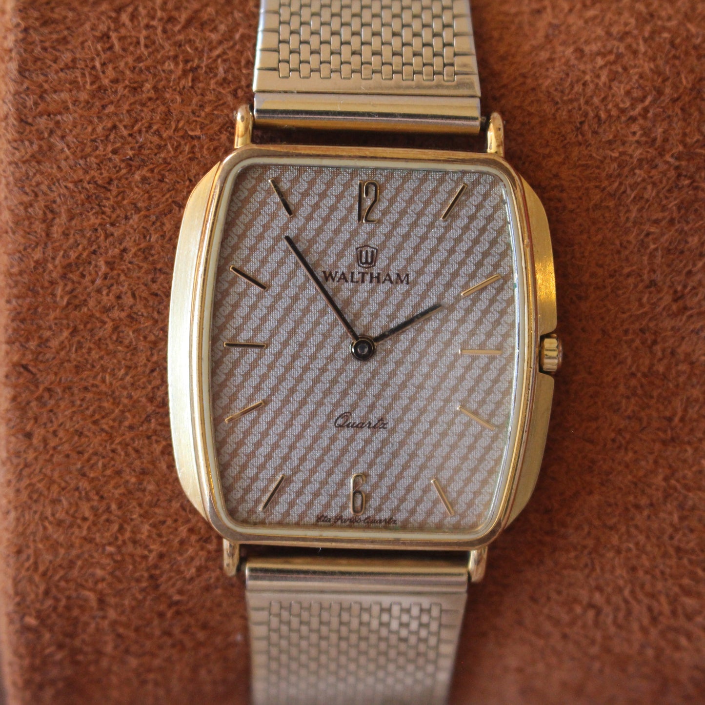 Vintage Waltham Ultra-Thin Gold Mens Dress Watch - Patterned Dial - 1970s