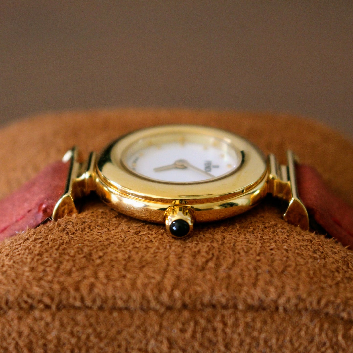 Vintage Fendi Mother of Pearl Ladies Womens Watch - In Box! - Swiss - 1990s