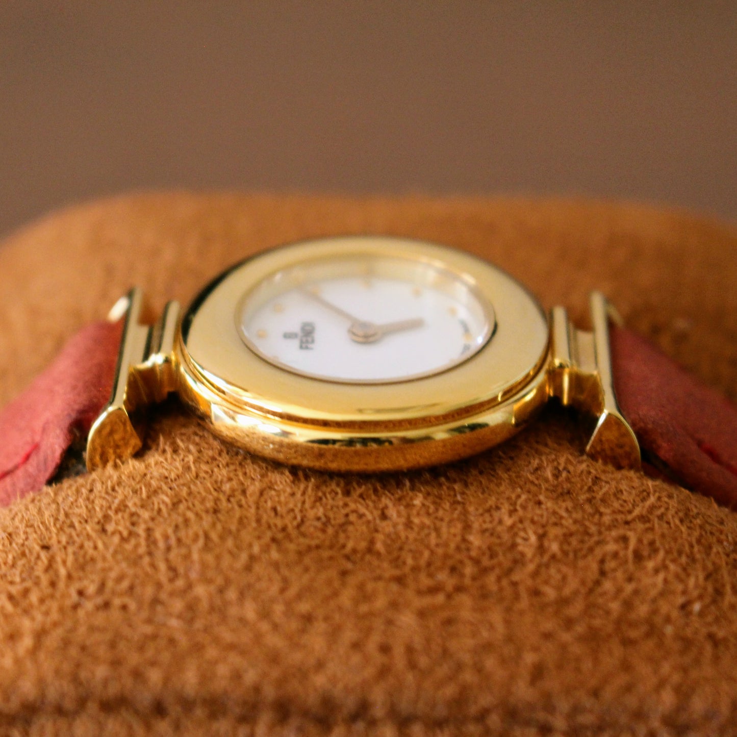 Vintage Fendi Mother of Pearl Ladies Womens Watch - In Box! - Swiss - 1990s