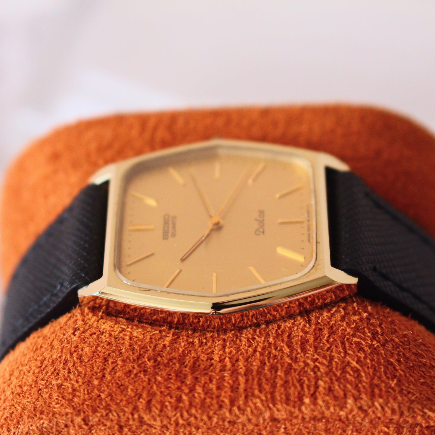 Vintage Seiko Dolce Ceramic Dress Mens Watch Hexagonal Case - 5931-5510 - 1981