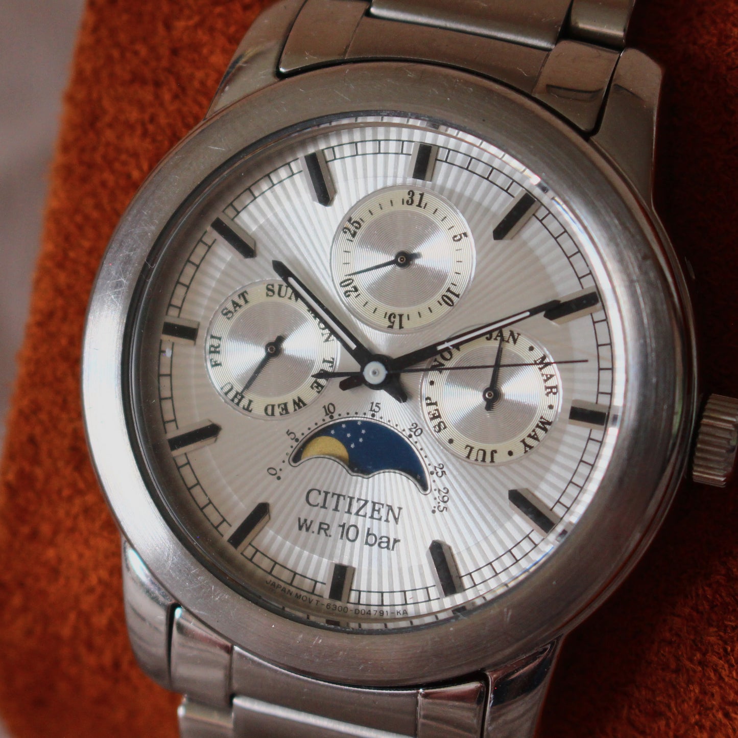 Citizen Moon-phase Triple Calendar Mens Watch – 6300-804791 – 1990s