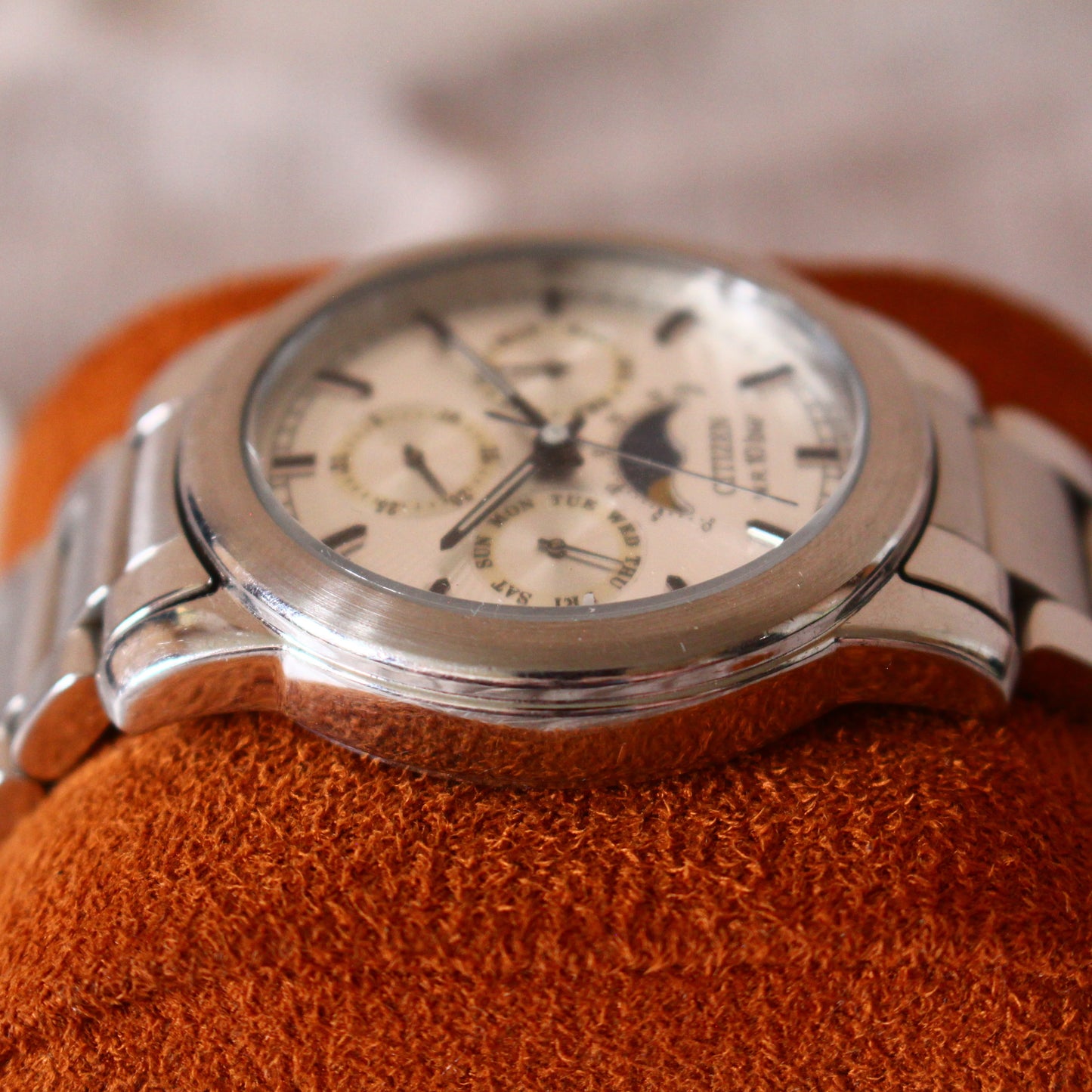 Citizen Moon-phase Triple Calendar Mens Watch – 6300-804791 – 1990s