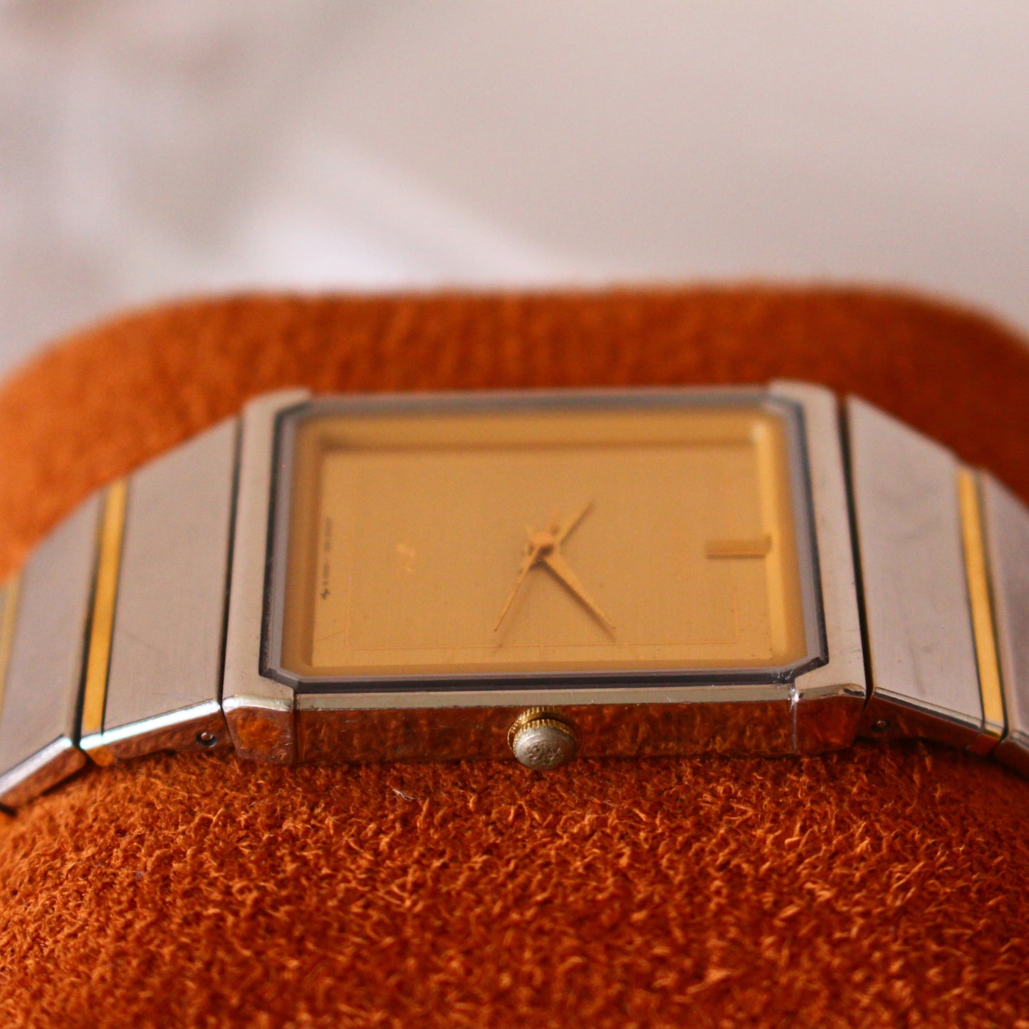 Vintage Seiko ARC Ultra Slim Gold Dial Dress Watch - 1221-5740 - 1985