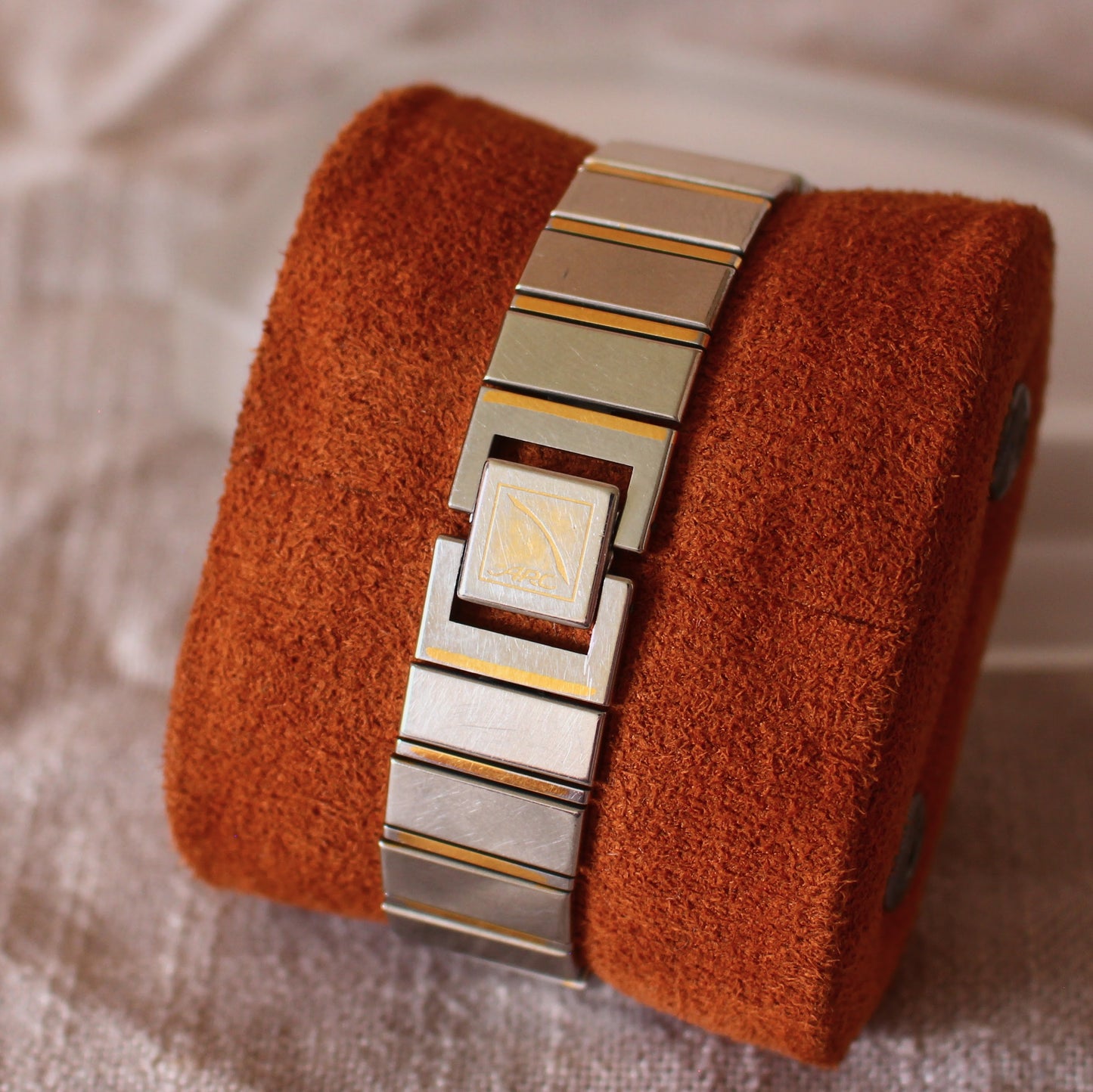 Vintage Seiko ARC Ultra Slim Gold Dial Dress Watch - 1221-5740 - 1985