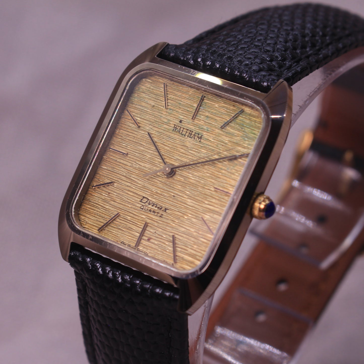 Vintage Waltham Dynax Quartz Mens Ceramic Dress Watch - Textured Gold Dial - 80s