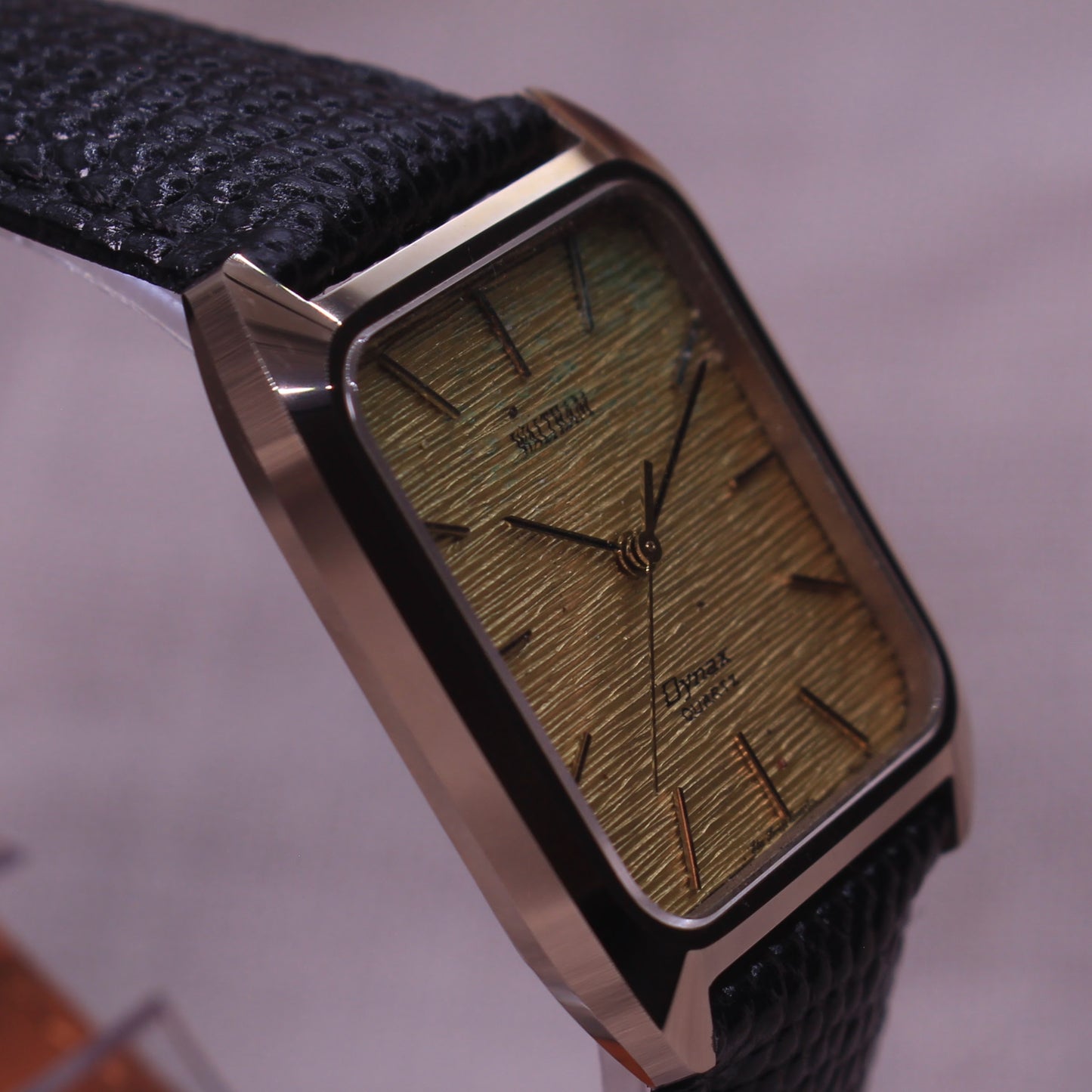 Vintage Waltham Dynax Quartz Mens Ceramic Dress Watch - Textured Gold Dial - 80s