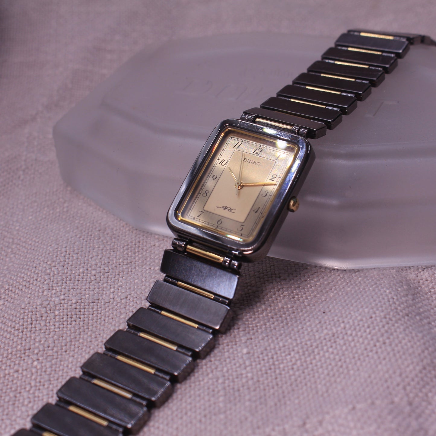 Vintage Seiko ARC Ultra-Slim Tank Mens Watch - 7321-5850 - 1985