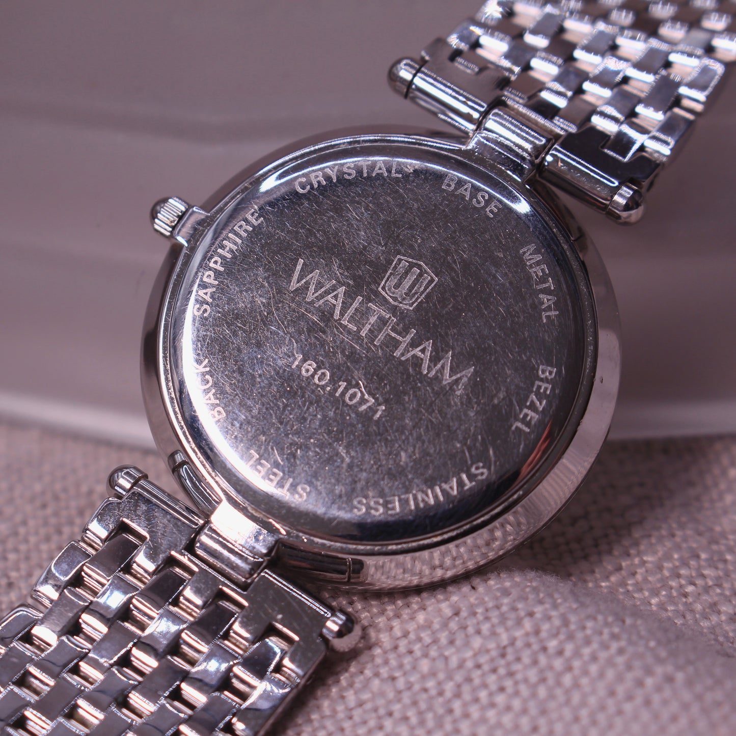 Vintage Waltham Swiss Made Mens Watch - Original Band - Textured Dial - 160.107