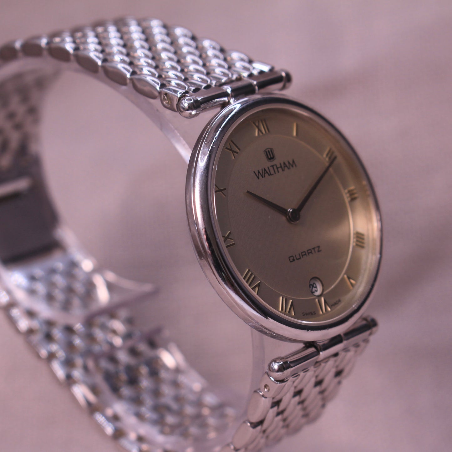 Vintage Waltham Swiss Made Mens Watch - Original Band - Textured Dial - 160.107