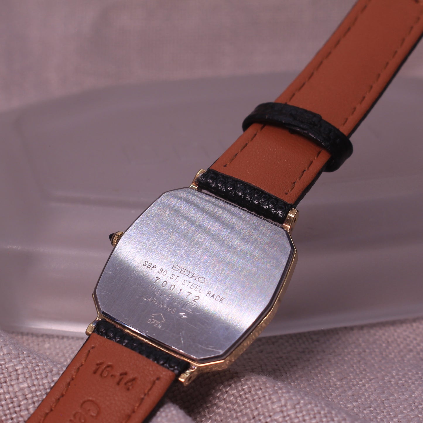 Seiko Dolce Hexagonal Textured Dial Mens Dress Watch - 7731-5120 - 1987