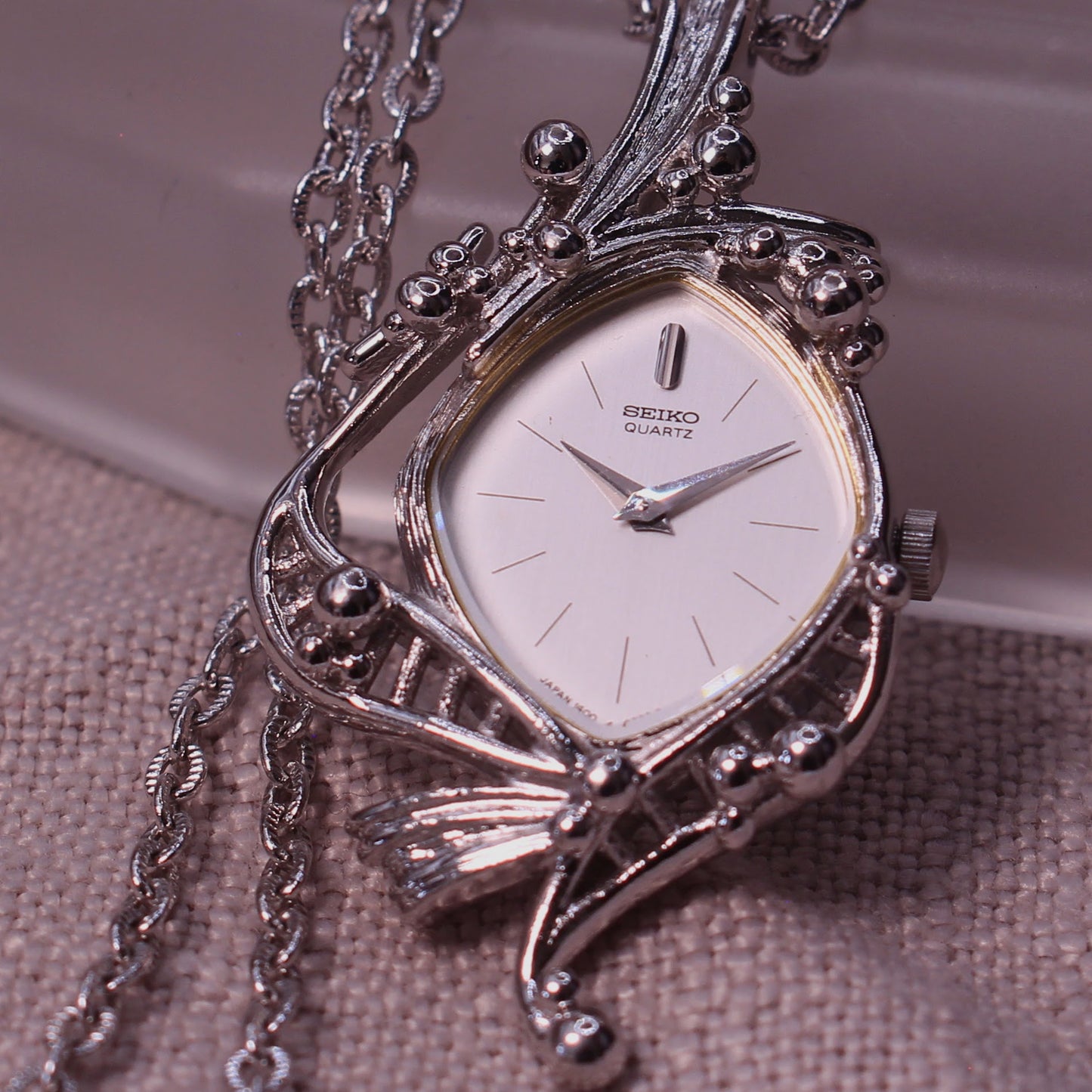 Vintage Seiko Gold Clover Patterned Watch Necklace - Fully Working! - 1979