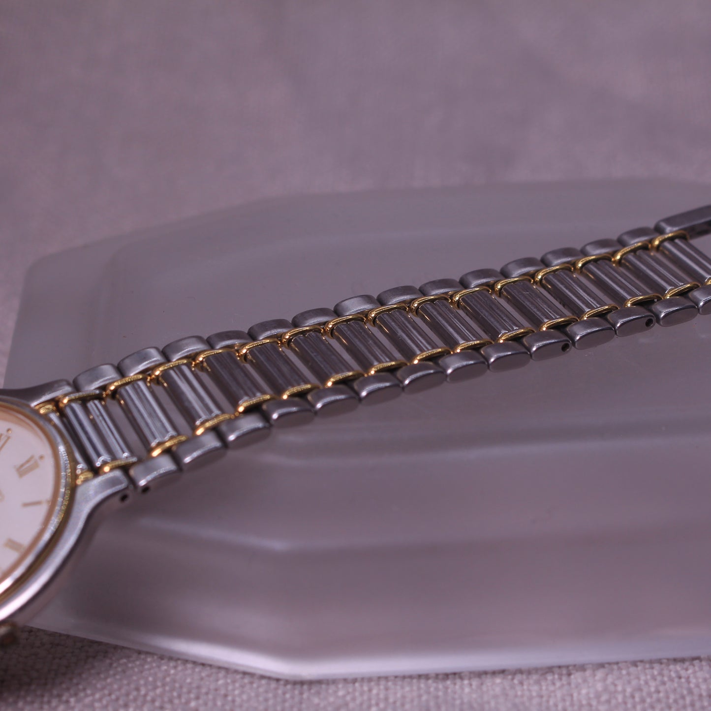 Vintage Seiko Dolce Roman Dial White Face Mens Dress Watch - 7741-6050 - 1990
