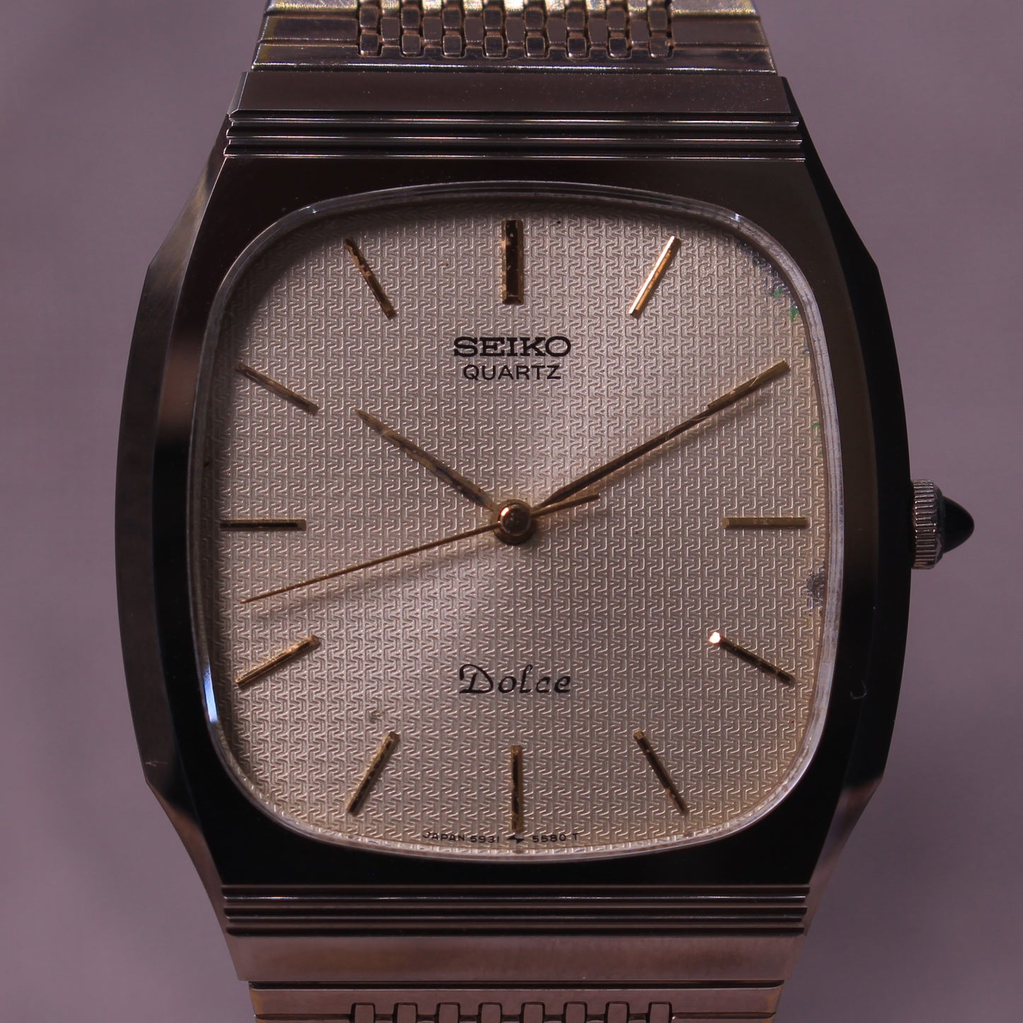 Vintage Seiko Dolce Textured Dial Gold Tone NSAG Dress Watch - 5931-5450 - 1981