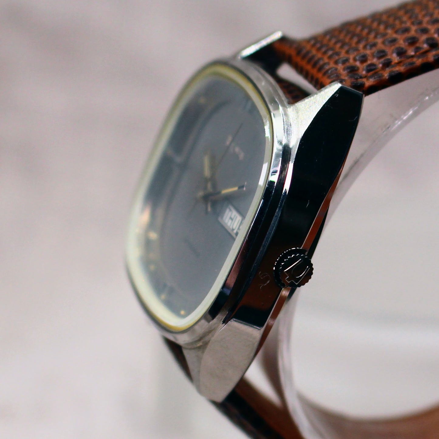 Bulova Automatic TV Dial Day-Date Mens Watch - Swiss Made